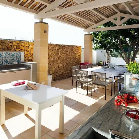فيلة Composed By Spacious And Elegant See View Suites With Garden *