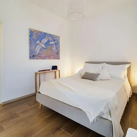 فيلة Composed By Spacious And Elegant See View Suites With Garden ساليرنو
