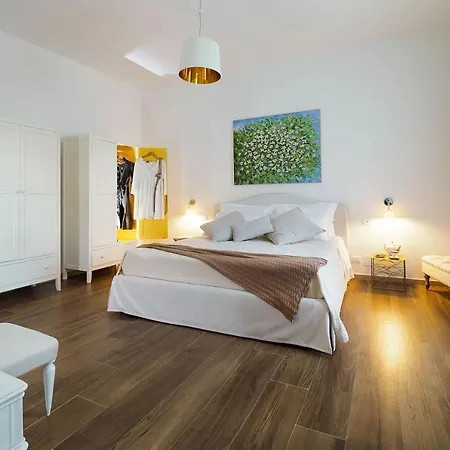 Composed By Spacious And Elegant See View Suites With Garden *