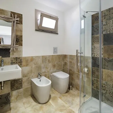 Composed By Spacious And Elegant See View Suites With Garden